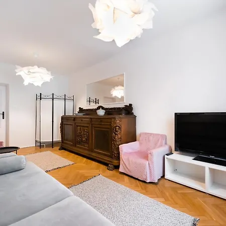 Homey Center דירה ורשה